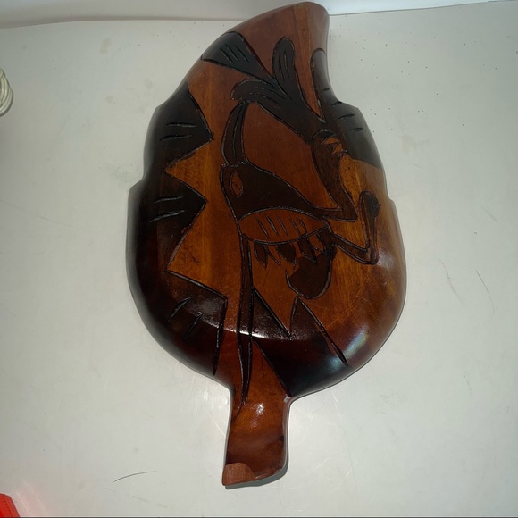 Wood Carved Leaf Design Serving Dish for Snacks Vintage Aruba Road Runner Floral - Picture 13 of 13